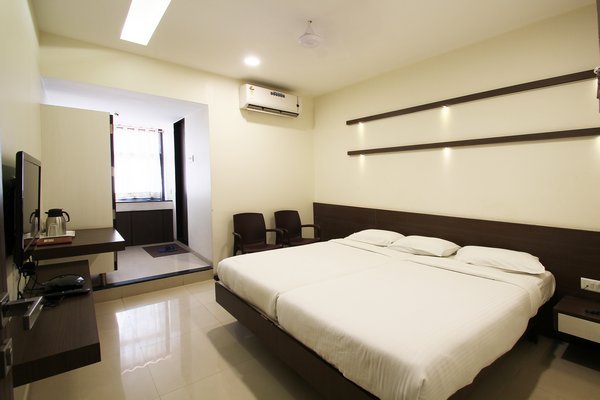 Hotel Girnar